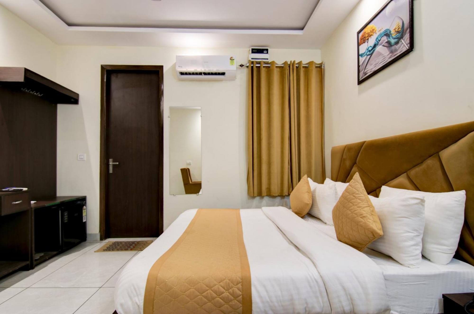 Hotel De Hocks Deluxe - New Delhi Railway Station エクステリア 写真