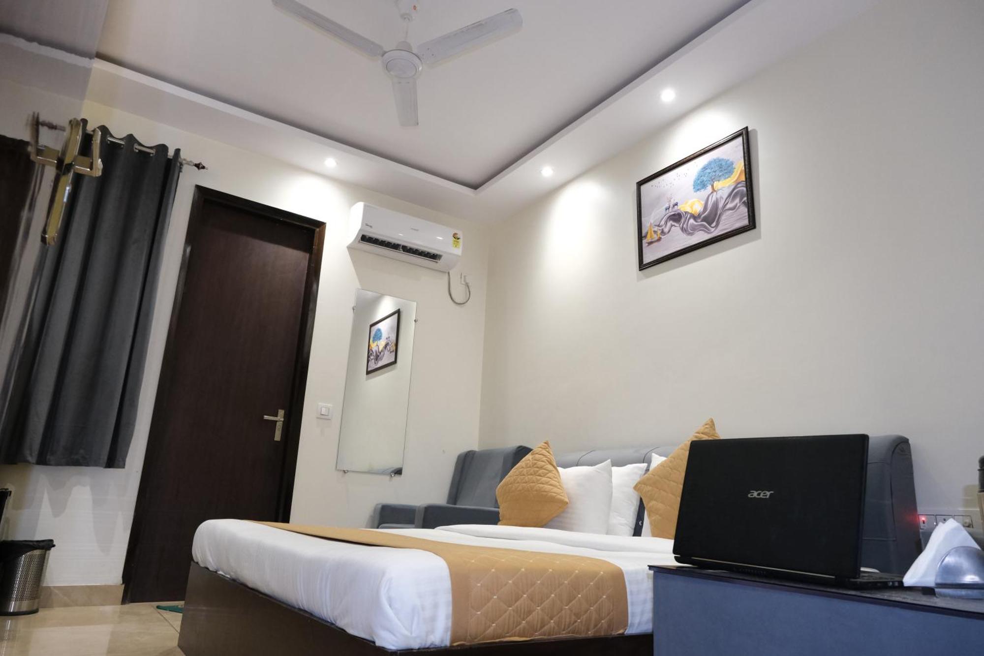 Hotel De Hocks Deluxe - New Delhi Railway Station エクステリア 写真