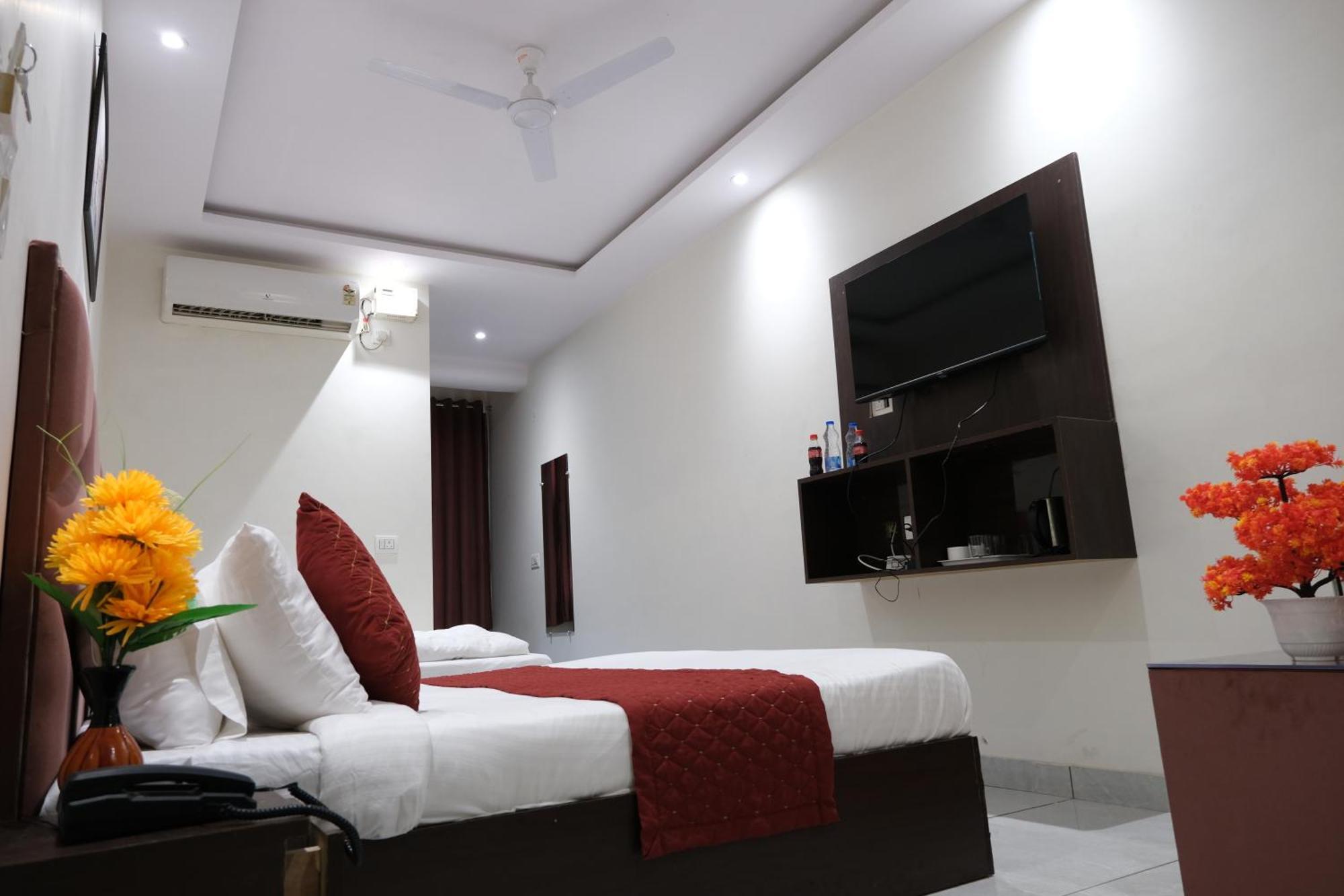 Hotel De Hocks Deluxe - New Delhi Railway Station エクステリア 写真