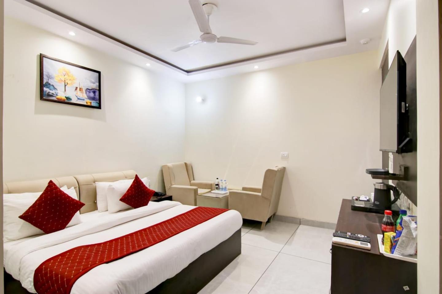 Hotel De Hocks Deluxe - New Delhi Railway Station エクステリア 写真