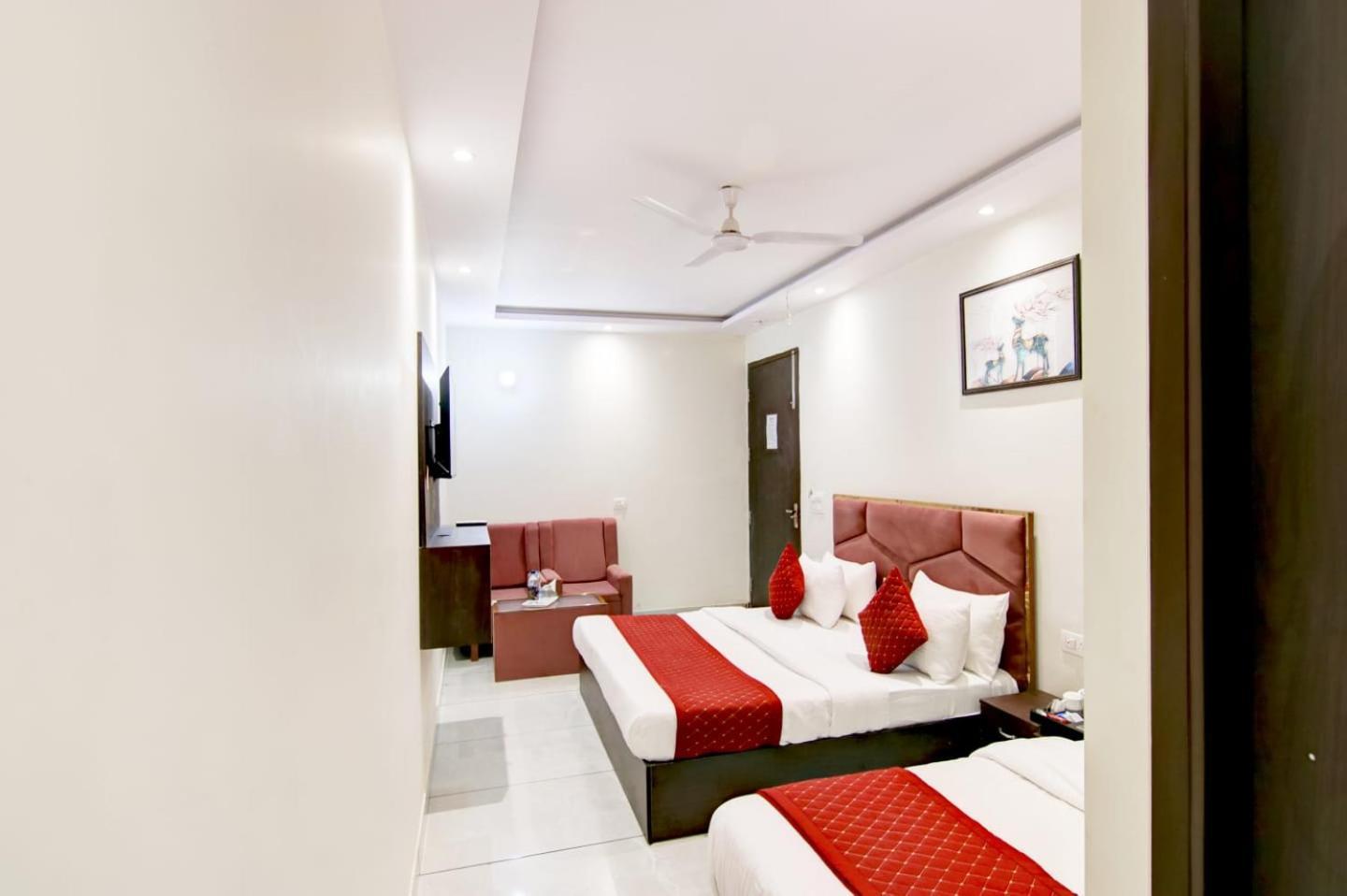 Hotel De Hocks Deluxe - New Delhi Railway Station エクステリア 写真