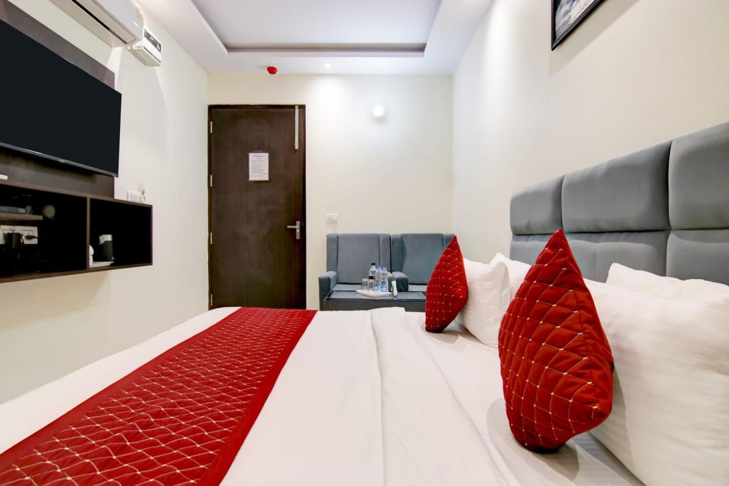 Hotel De Hocks Deluxe - New Delhi Railway Station エクステリア 写真