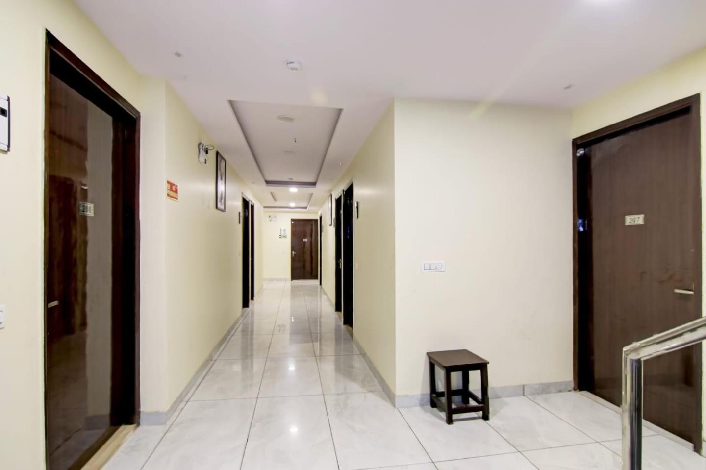 Hotel De Hocks Deluxe - New Delhi Railway Station エクステリア 写真