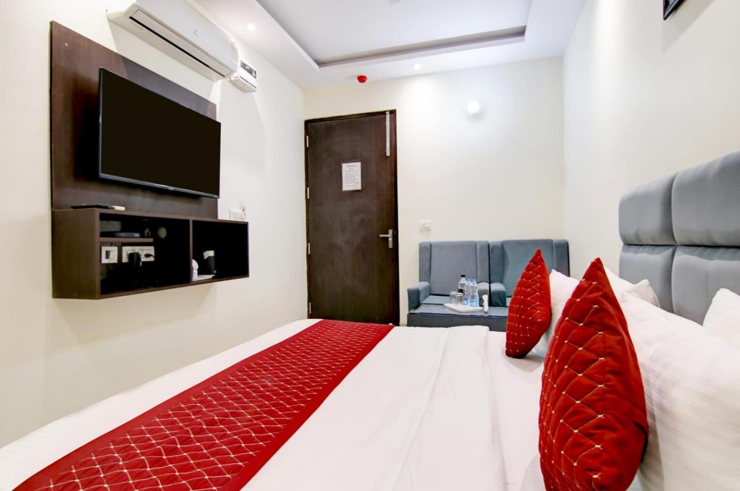 Hotel De Hocks Deluxe - New Delhi Railway Station エクステリア 写真