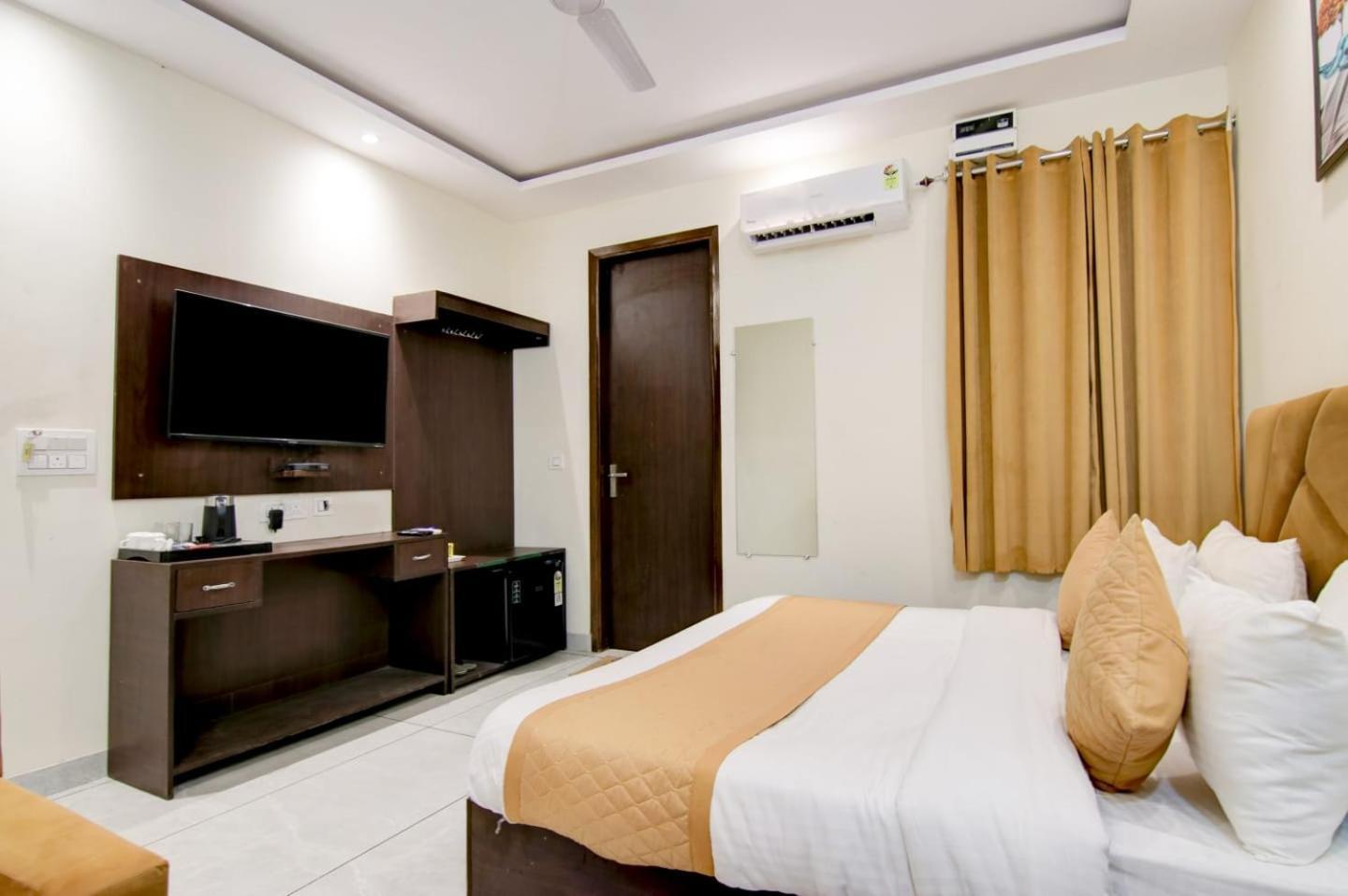 Hotel De Hocks Deluxe - New Delhi Railway Station エクステリア 写真