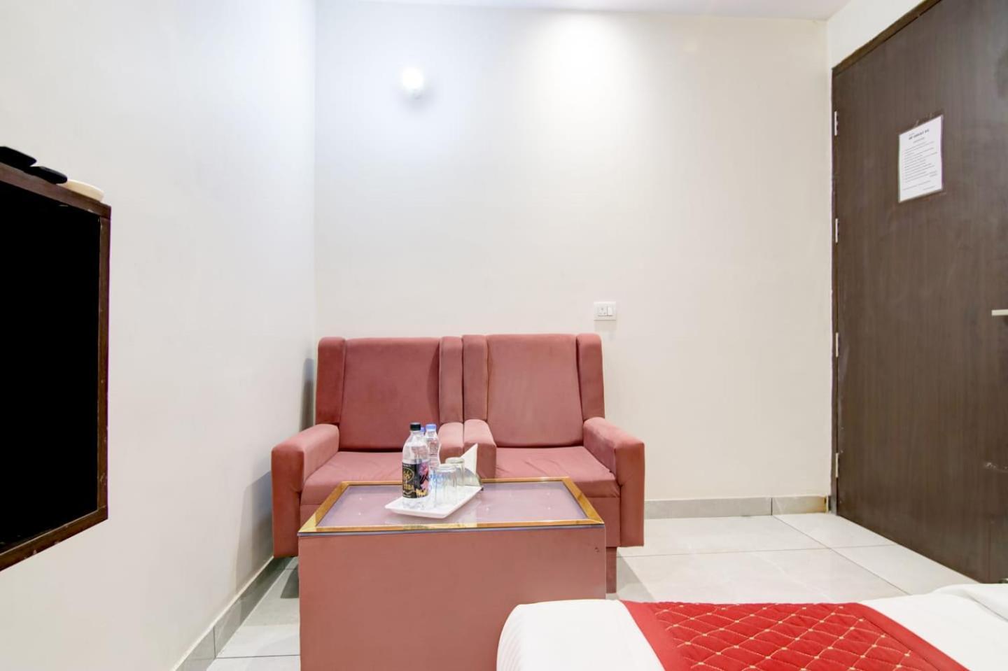 Hotel De Hocks Deluxe - New Delhi Railway Station エクステリア 写真
