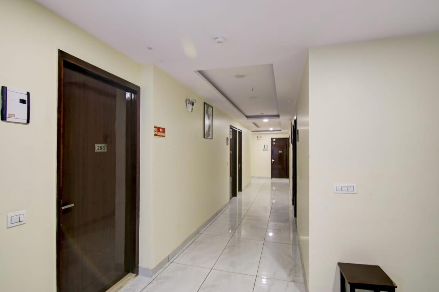 Hotel De Hocks Deluxe - New Delhi Railway Station エクステリア 写真